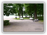 Fr. R. Kreutzwaldin puisto Tamula-järven rannalla.